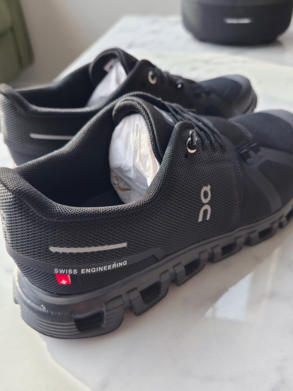 On Running Cloud 6 – Women's Black - Picture 2 of 7